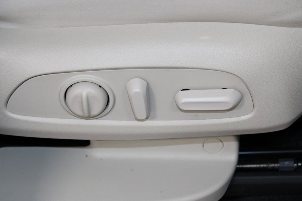 Used 2024 Buick Enclave Essence w/ Sport Touring Edition image 27