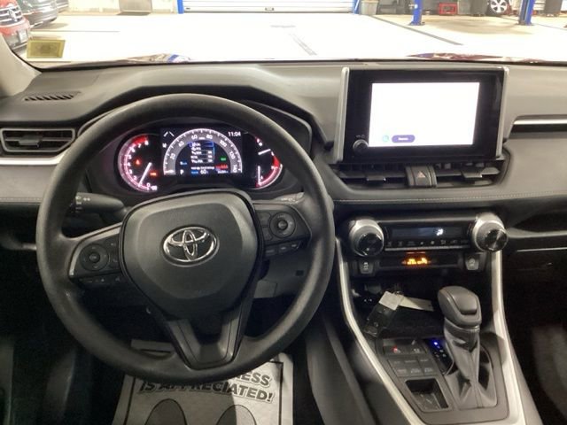 Used 2025 Toyota RAV4 XLE AWD/4WD image 6