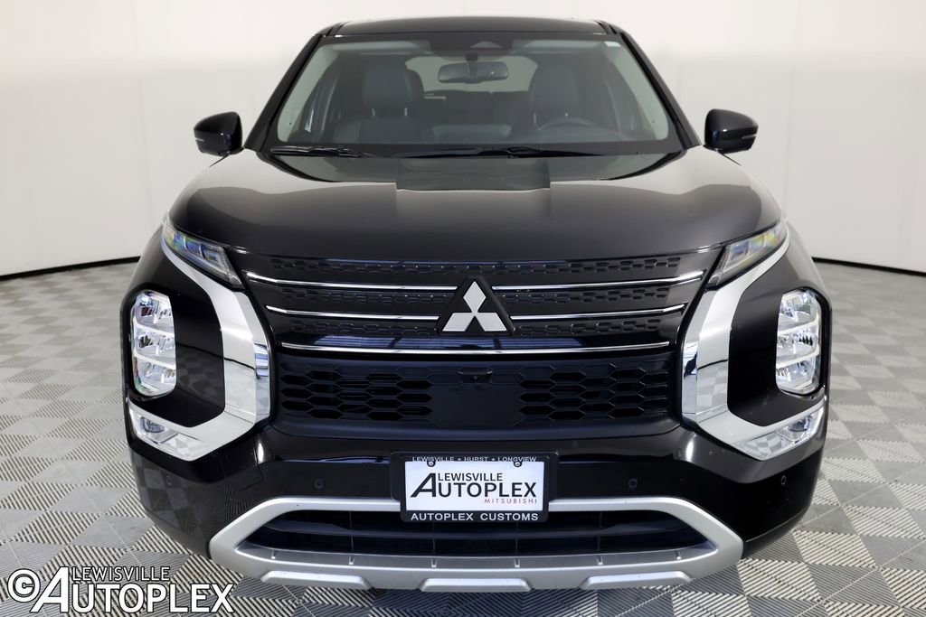 Used 2024 Mitsubishi Outlander SE FWD image 2