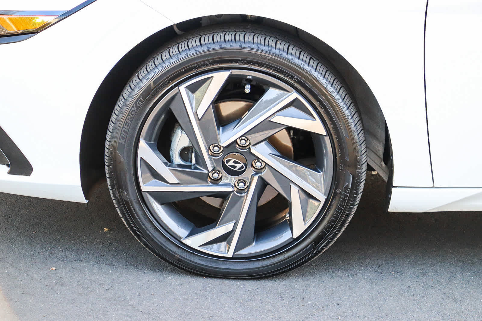 Used 2025 Hyundai Elantra SEL FWD image 11