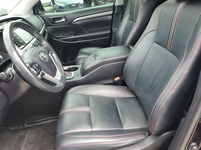 Used 2019 Toyota Highlander SE AWD/4WD image 25