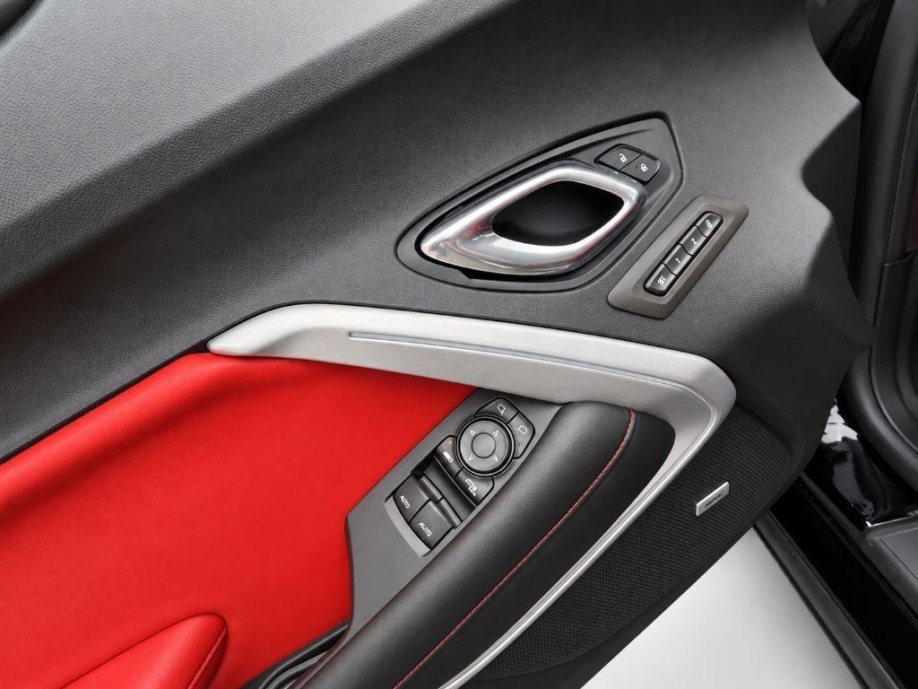 Used 2016 Chevrolet Camaro SS RWD image 16