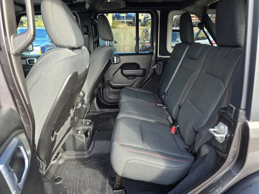 Used 2024 Jeep Wrangler Unlimited Rubicon w/ Convenience Group image 18