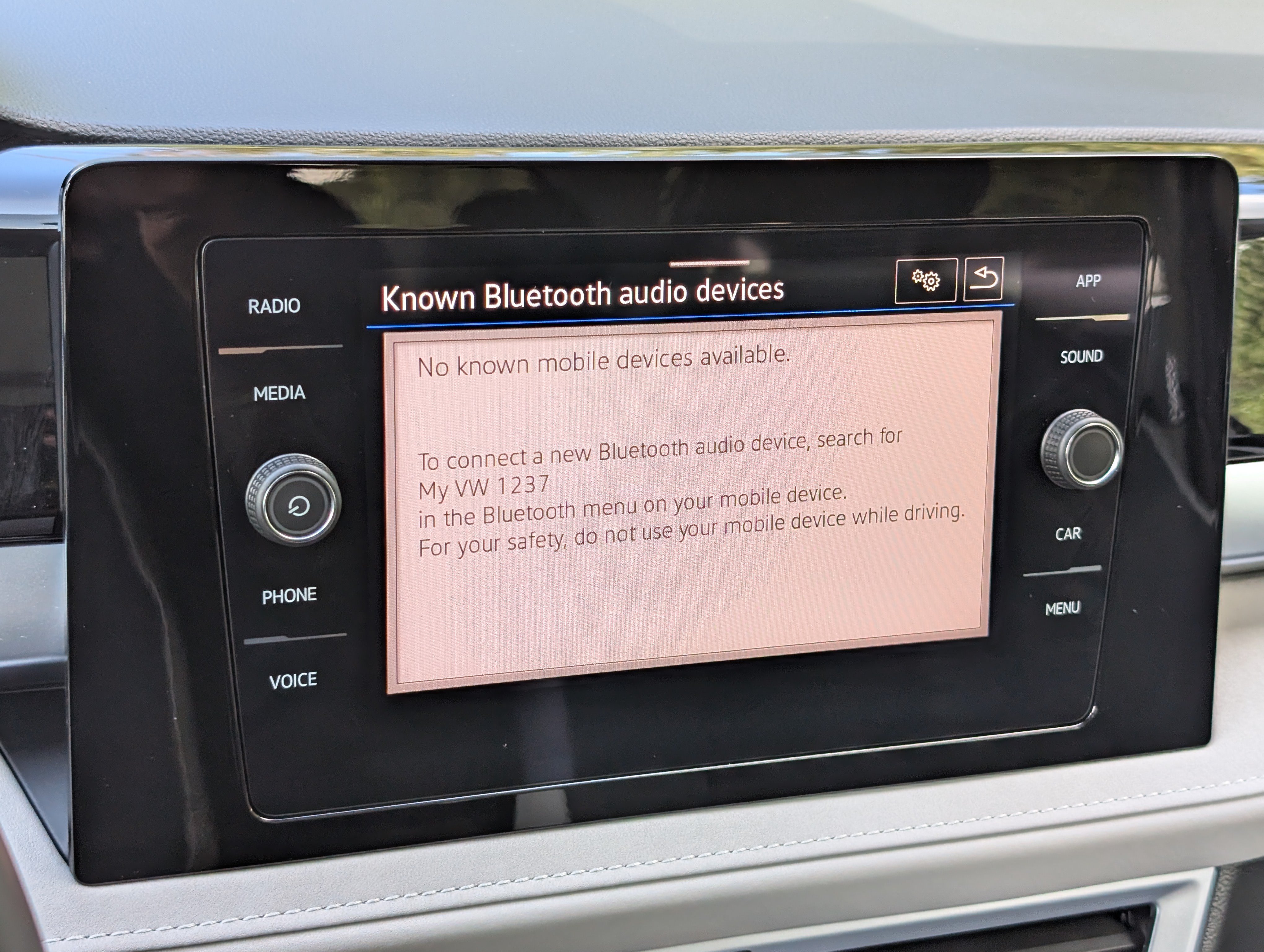 Used 2025 Volkswagen Taos SE w/ Panoramic Sunroof Package FWD image 29