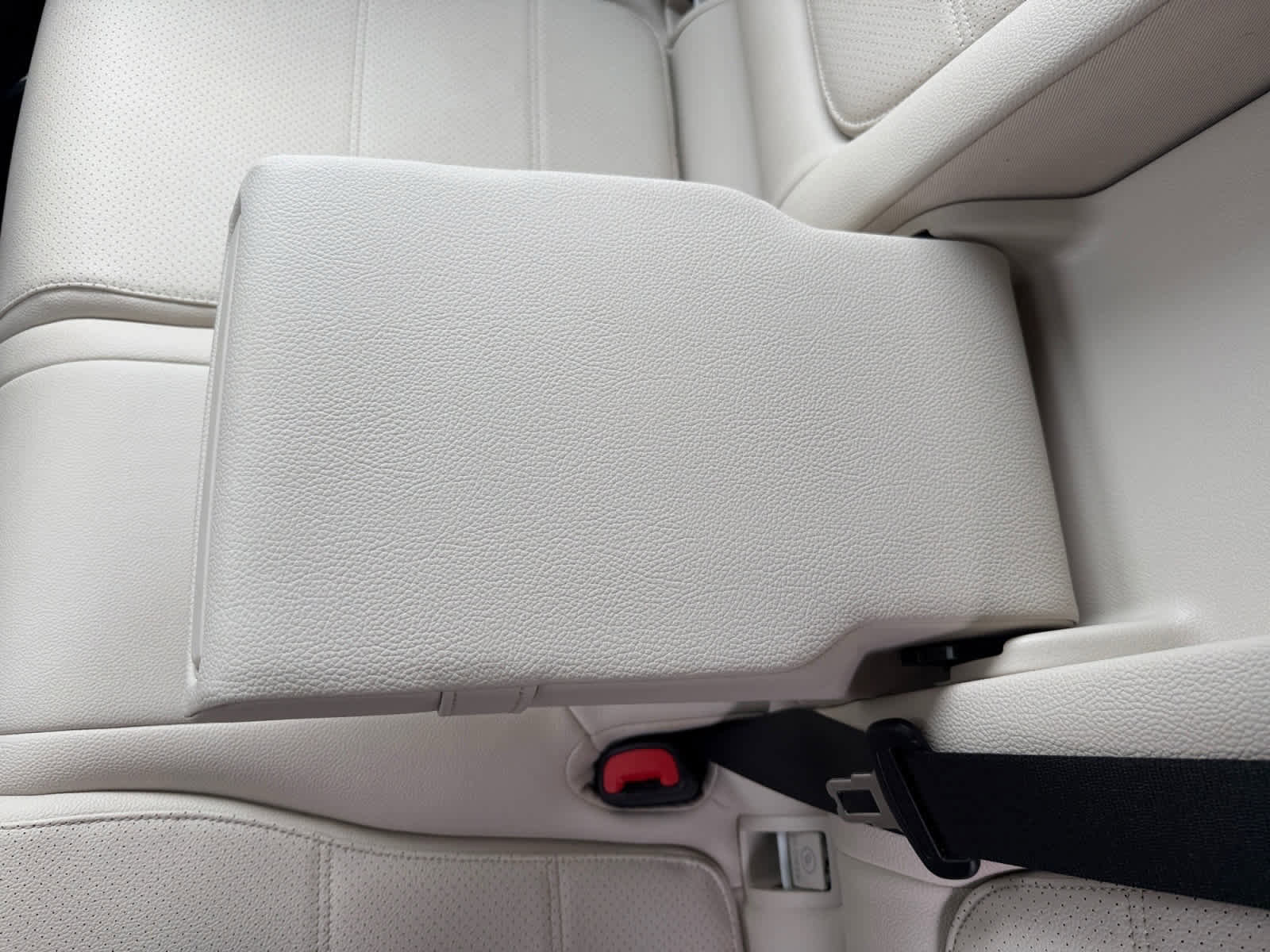 Certified 2024 Mercedes-Benz C 300 4MATIC Sedan image 28