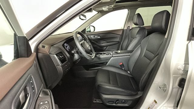 Used 2023 Nissan Rogue SL AWD/4WD image 11