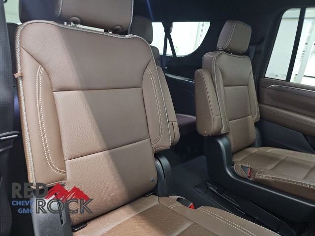 Used 2023 Chevrolet Suburban High Country AWD/4WD image 16