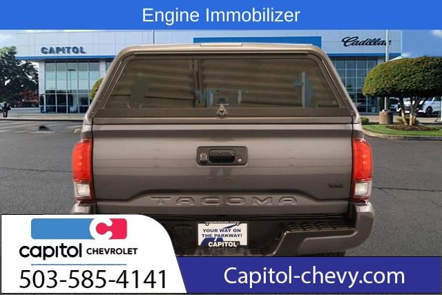 Used 2018 Toyota Tacoma TRD Sport AWD/4WD image 4