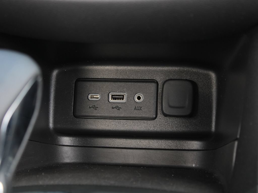 Used 2023 Chevrolet Equinox LT w/ LPO, Floor Liner Package AWD/4WD image 25
