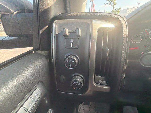 Used 2019 Chevrolet Silverado 2500 LTZ w/ Midnight Edition AWD/4WD image 27