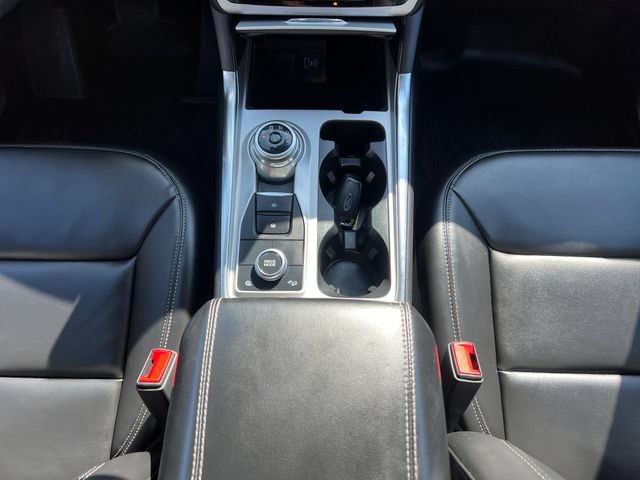 Used 2023 Ford Explorer XLT w/ Equipment Group 202A AWD/4WD image 22