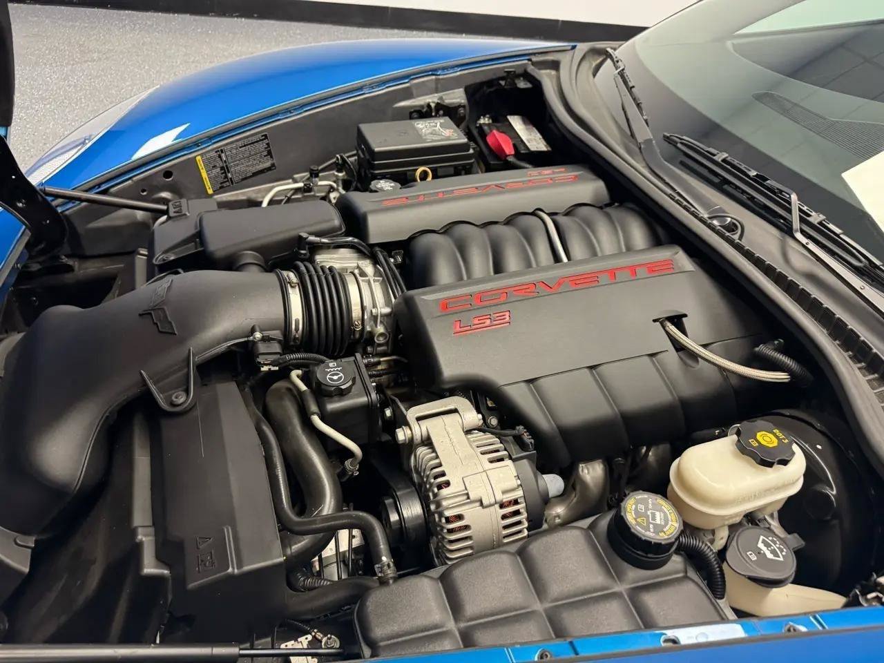 Used 2011 Chevrolet Corvette Coupe w/ 1LT RWD image 19