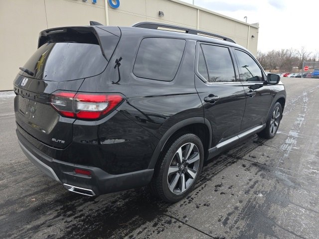 Used 2023 Honda Pilot Elite image 5