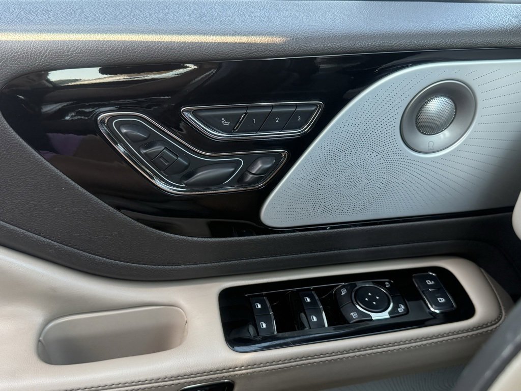 Used 2023 Lincoln Aviator Reserve w/ Equipment Group 201A image 27