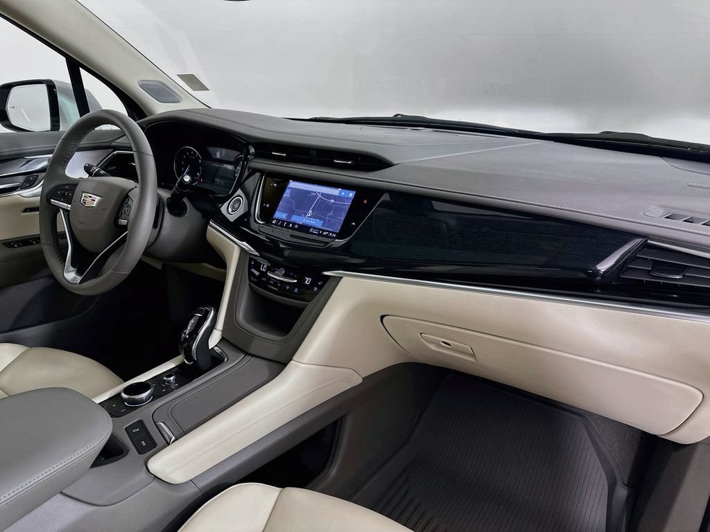 Certified 2024 Cadillac XT6 Premium Luxury w/ LPO, Floor Liner Package AWD/4WD image 37