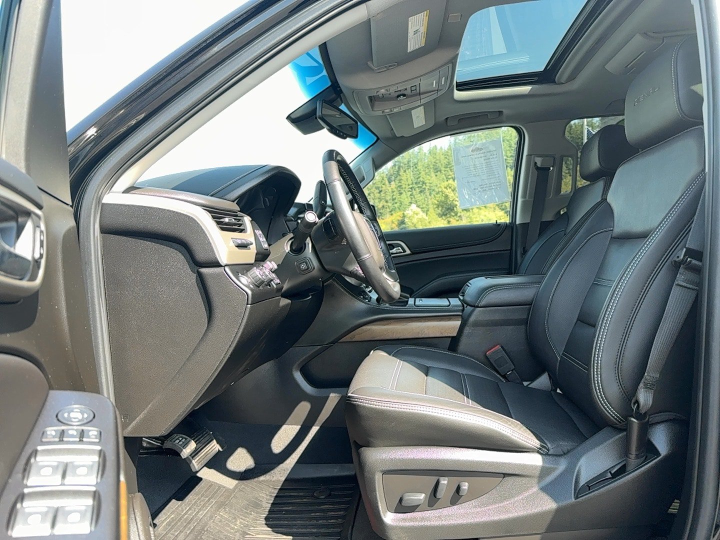 Used 2019 GMC Yukon XL Denali w/ Open Road Package AWD/4WD image 19