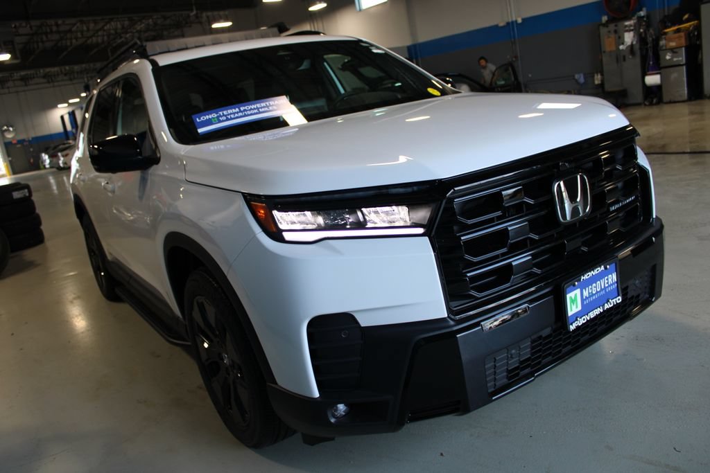 New 2026 Honda Pilot Black Edition image 3