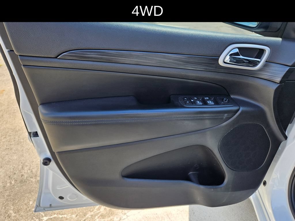 Used 2020 Jeep Grand Cherokee Altitude AWD/4WD image 20