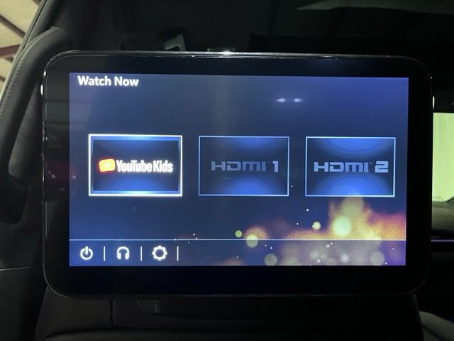 Used 2023 Cadillac Escalade ESV V w/ LPO, Floor Liner Package AWD/4WD image 4