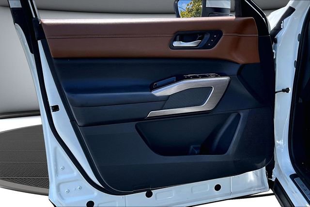 Certified 2023 Nissan Pathfinder Platinum w/ Cargo Package FWD image 20
