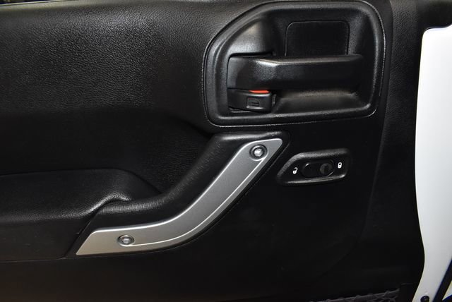 Used 2017 Jeep Wrangler Unlimited Sahara w/ Max Tow Package image 25