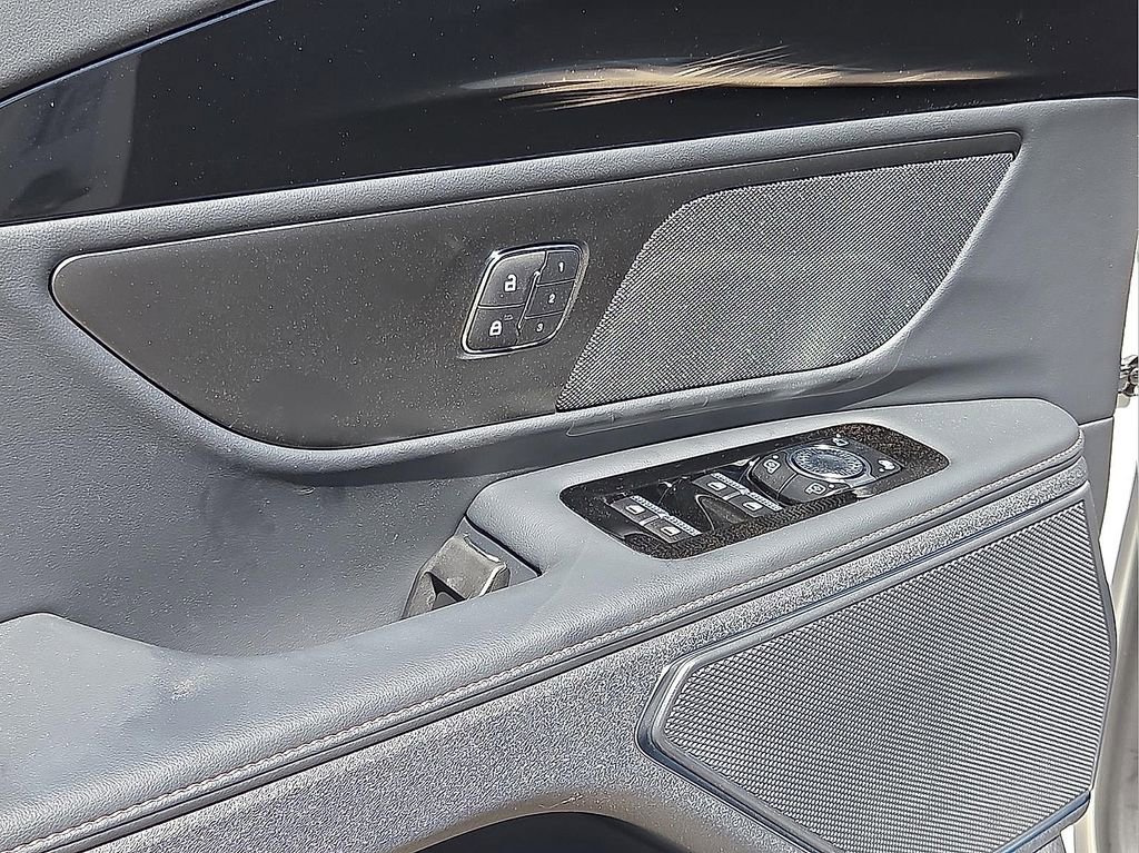 New 2026 Lincoln Nautilus Premier AWD/4WD image 15