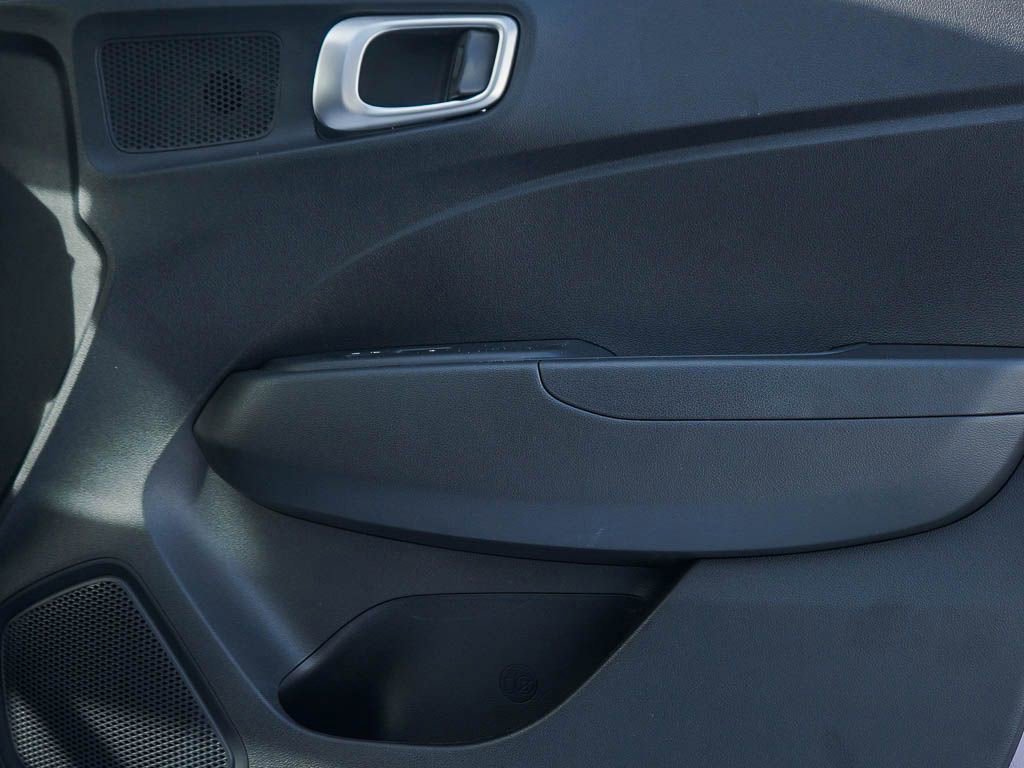 New 2026 Hyundai Venue SEL FWD image 9