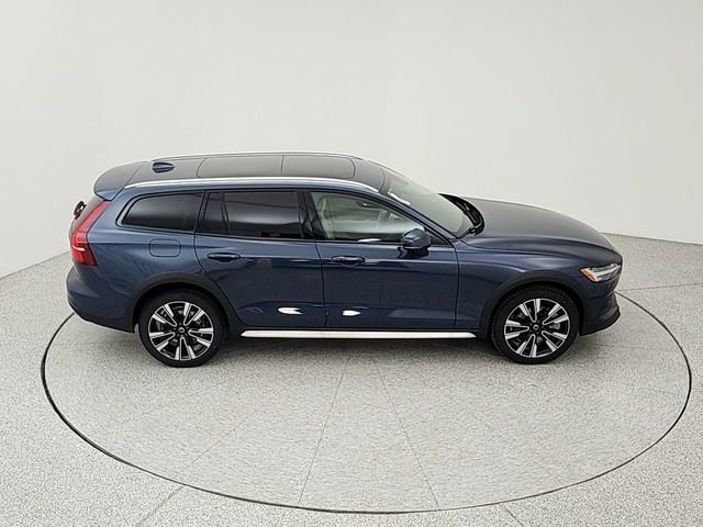 New 2026 Volvo V60 B5 Cross Country Ultra w/ Climate Package image 16