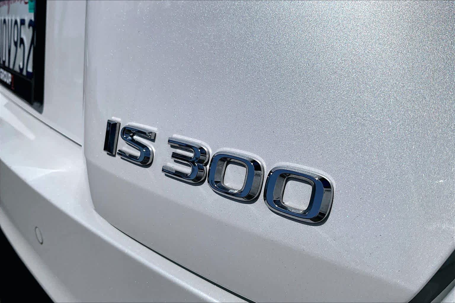 Used 2021 Lexus IS 300 w/ Comfort Package RWD image 9
