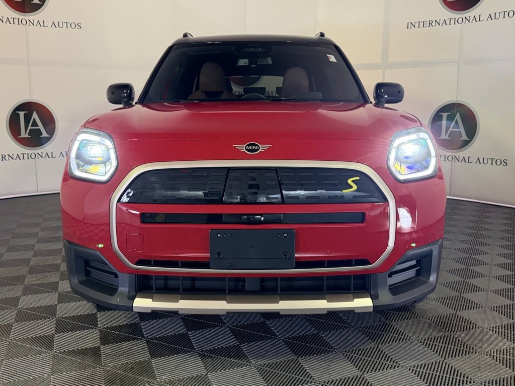 Used 2025 MINI Cooper Countryman SE w/ Comfort Package Max image 2