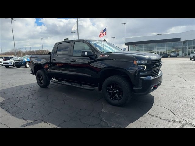 Used 2021 Chevrolet Silverado 1500 LT Trail Boss w/ Convenience Package II image 2