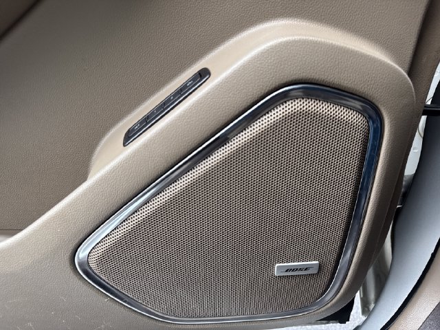 Used 2019 Chevrolet Suburban LT AWD/4WD image 17