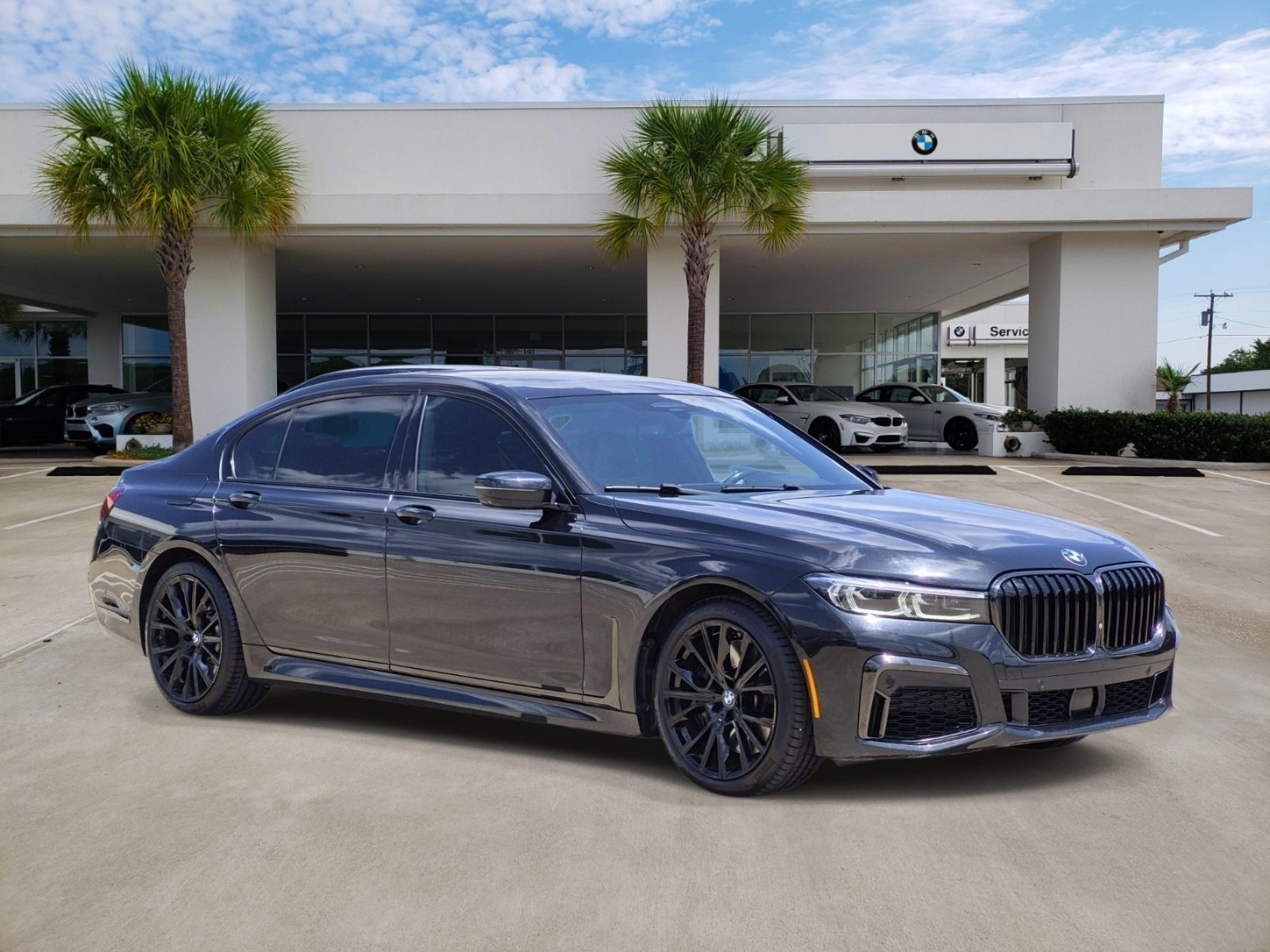 Used 2022 BMW 750i xDrive w/ Executive Package AWD/4WD image 3