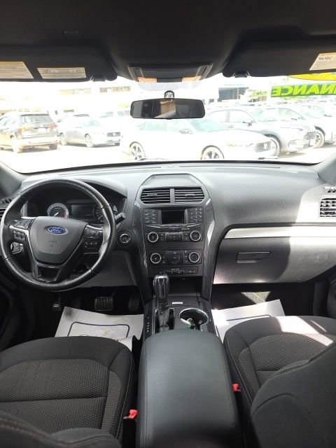 Used 2018 Ford Explorer XLT image 14
