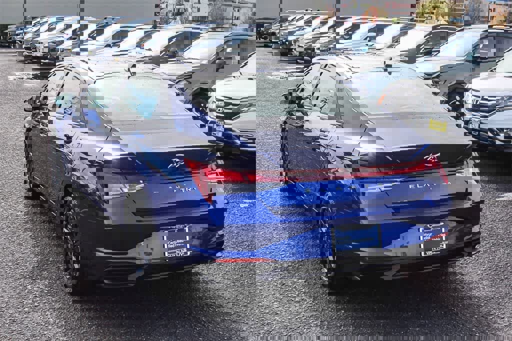 Certified 2023 Hyundai Elantra SEL image 7