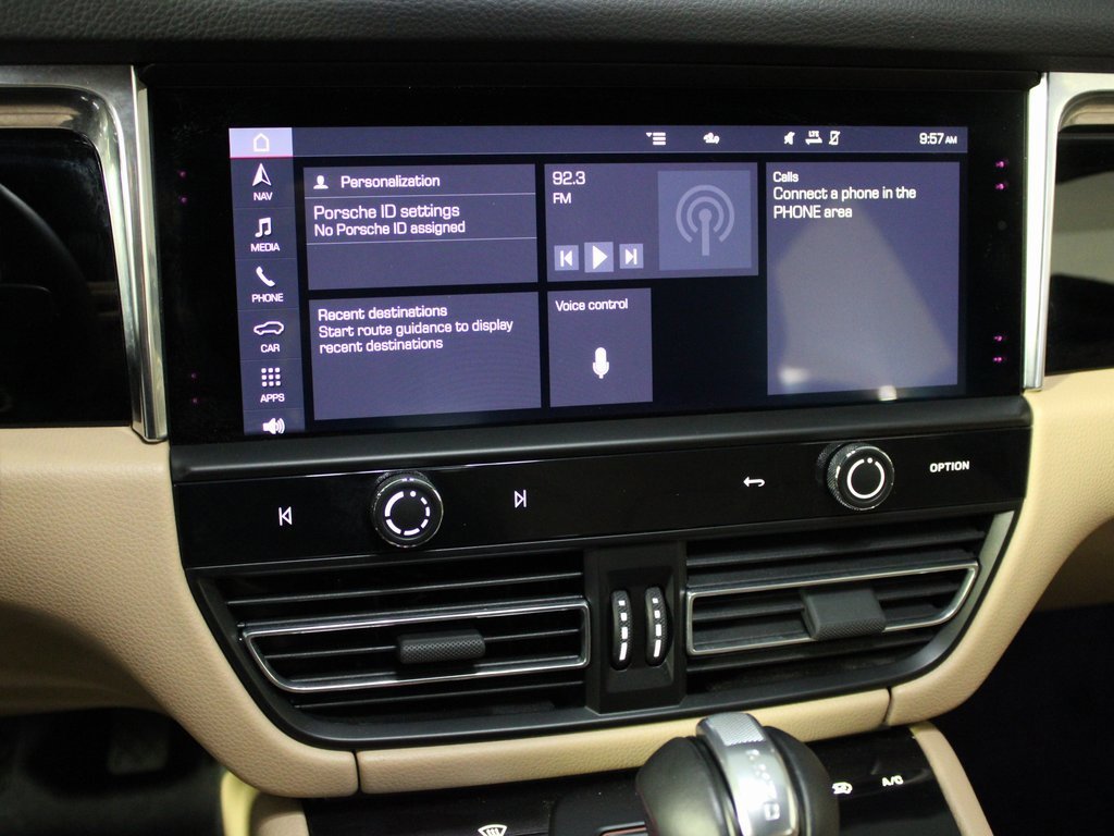 Used 2025 Porsche Macan w/ Premium Package Plus image 28