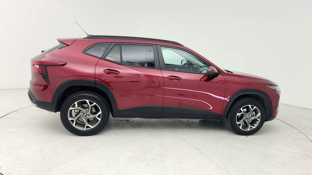 Certified 2025 Chevrolet Trax LT w/ LT Convenience Package image 9