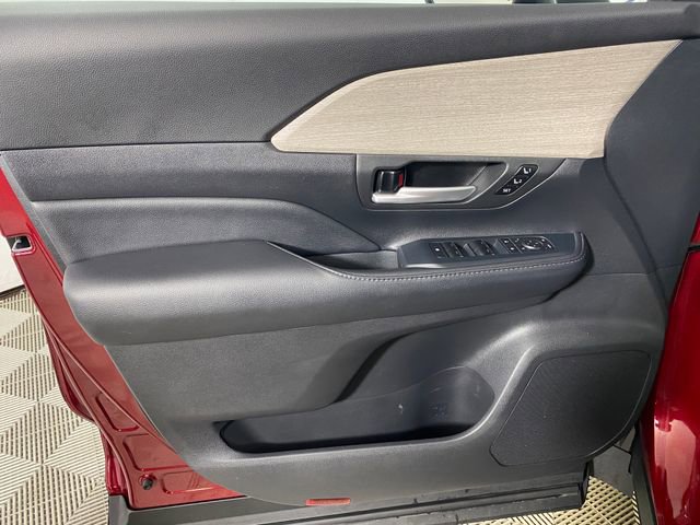 Certified 2024 Toyota Grand Highlander AWD image 23