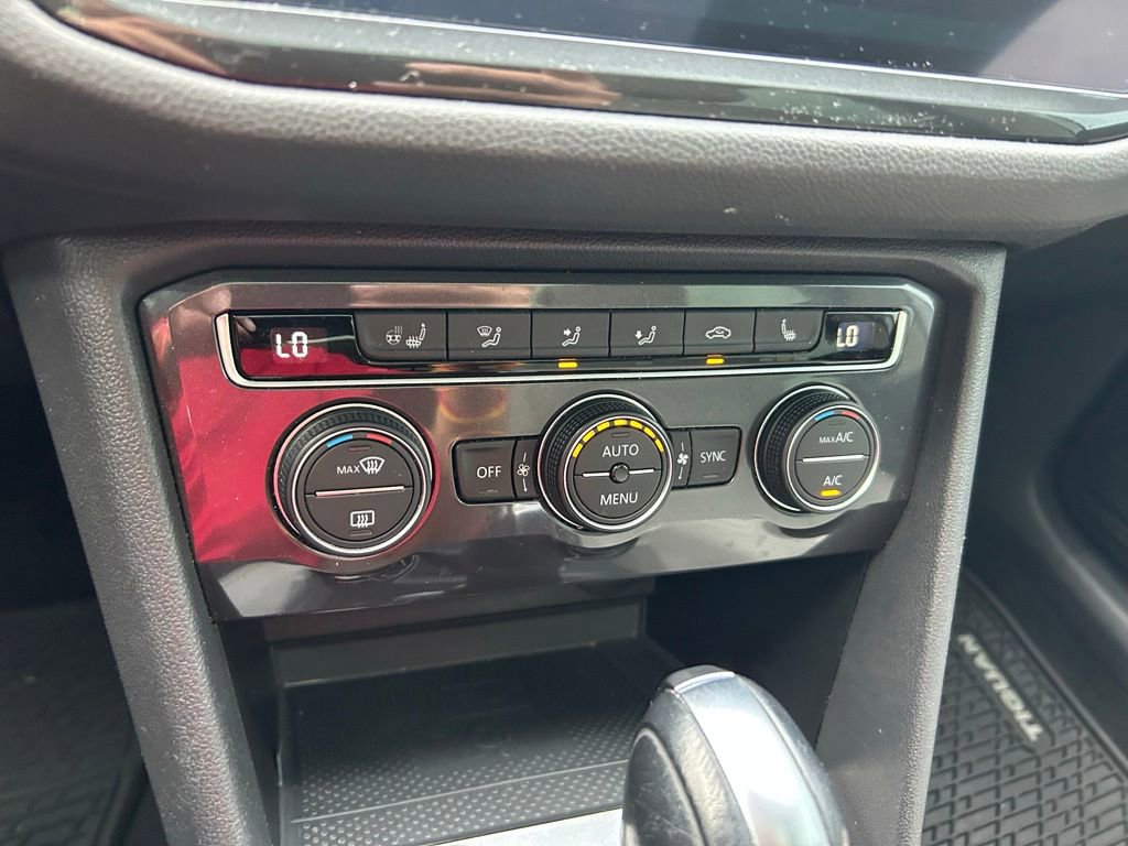 Used 2020 Volkswagen Tiguan SEL FWD image 27