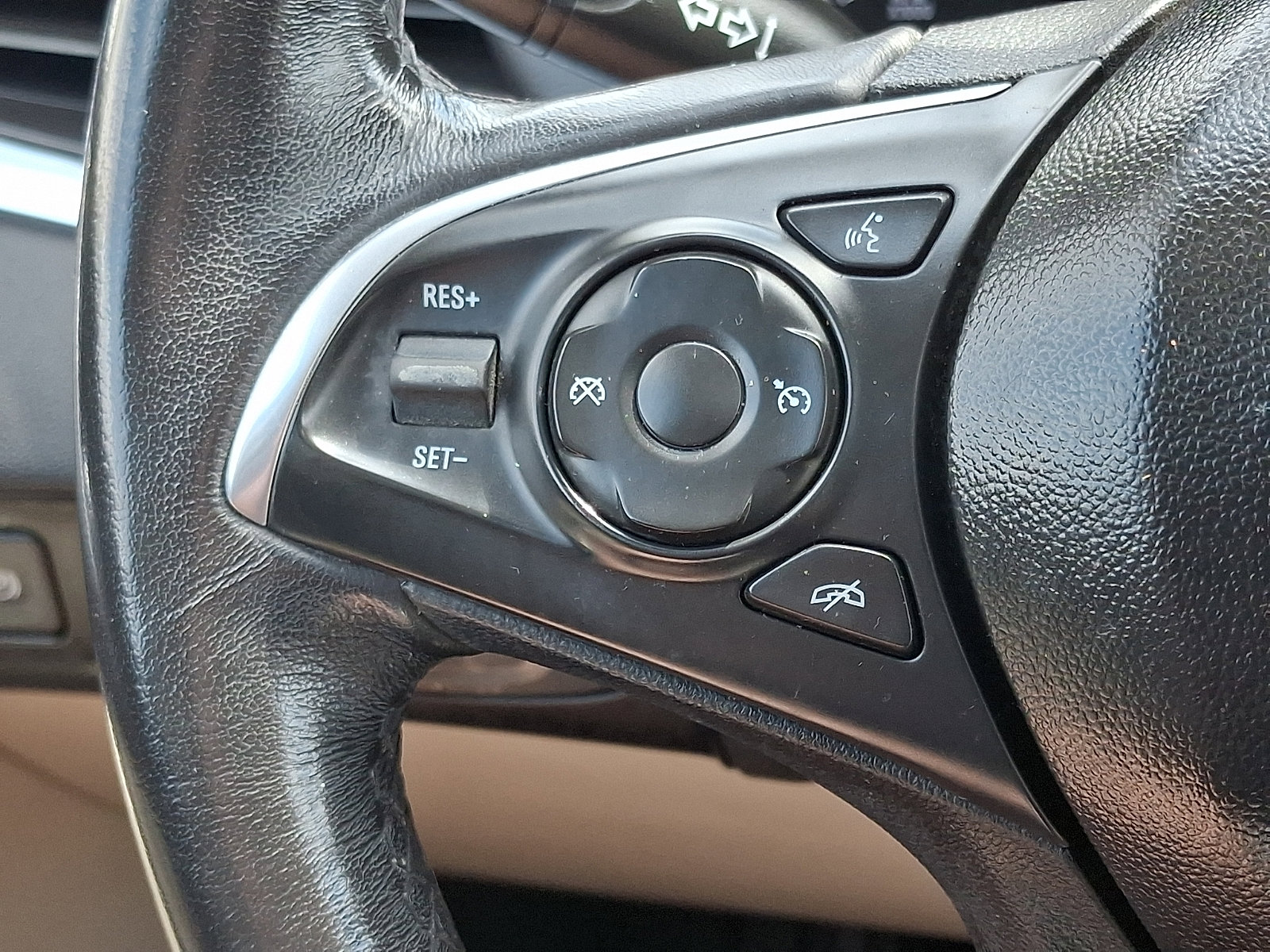 Used 2021 Buick Enclave Essence w/ Sound and Sites Package image 22