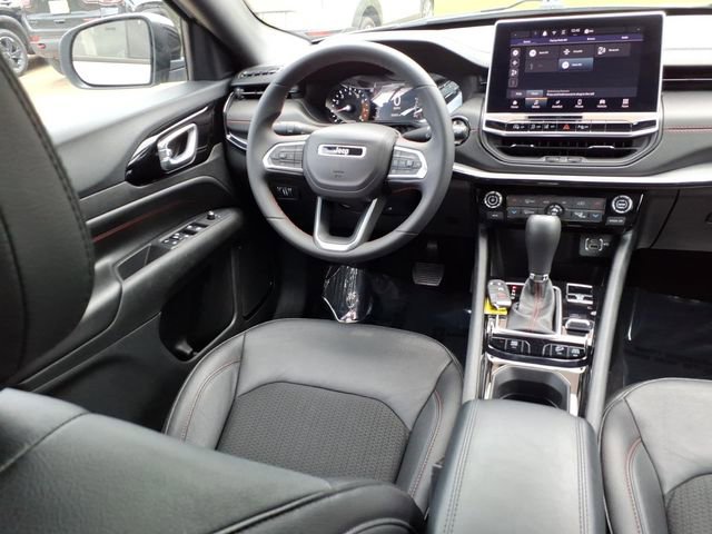 Used 2024 Jeep Compass Trailhawk AWD/4WD image 5