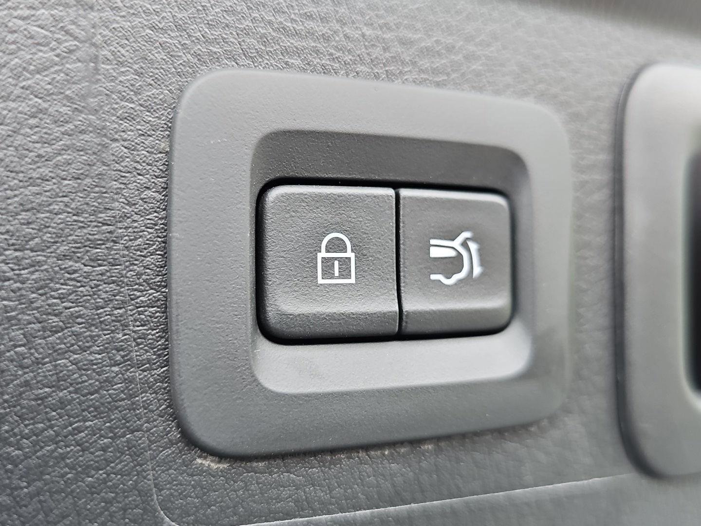 Used 2025 MAZDA CX-50 AWD 2.5 S w/ Premium Package image 29