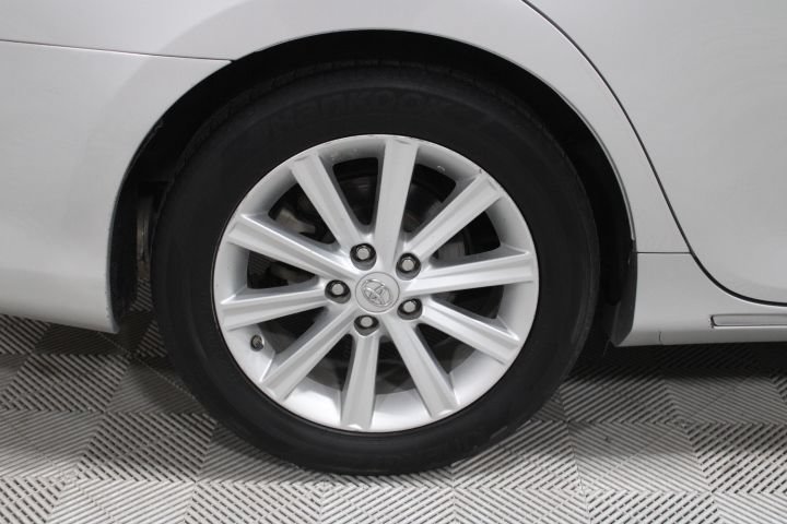 Used 2013 Toyota Camry XLE w/ Leather Pkg FWD image 41