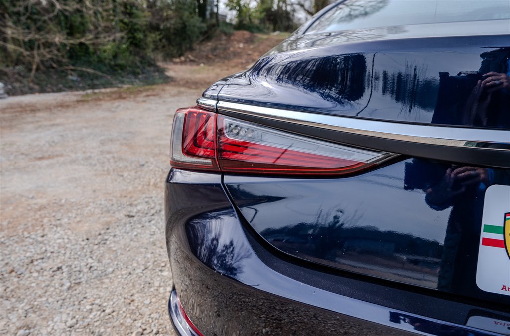 Used 2020 Lexus ES 350 image 10