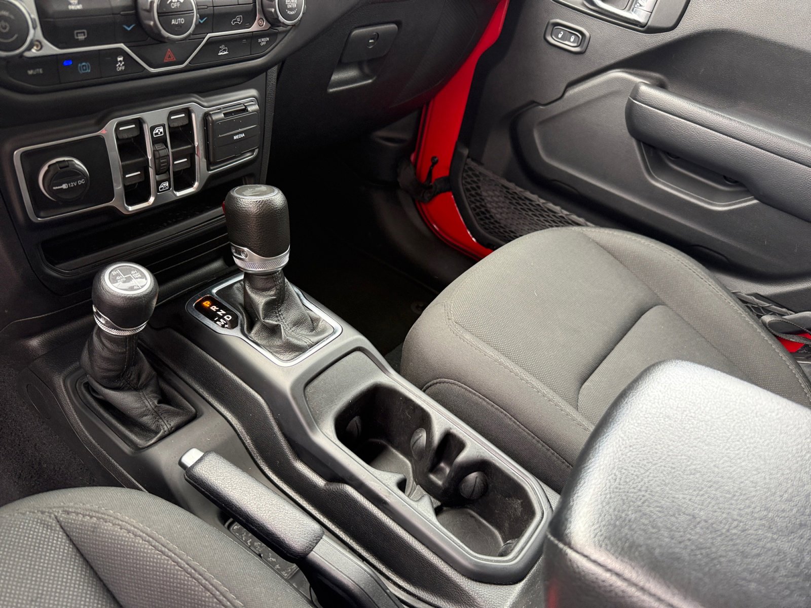 Used 2023 Jeep Wrangler Unlimited image 13