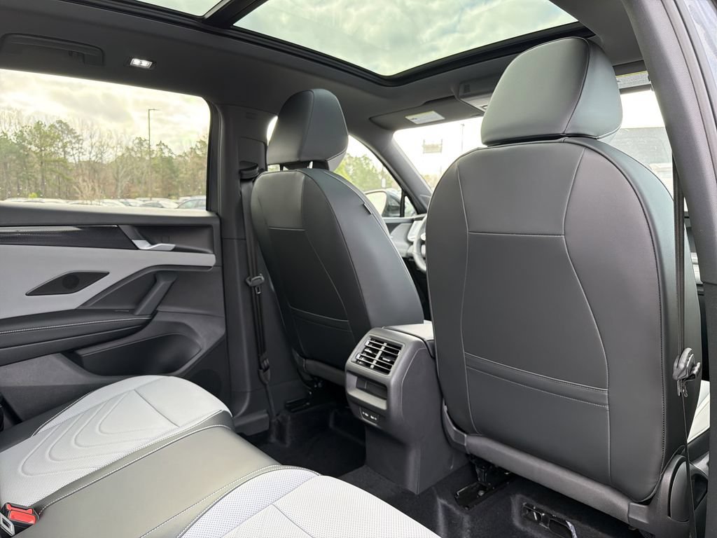 New 2026 Volkswagen Tiguan SE R-Line FWD image 18