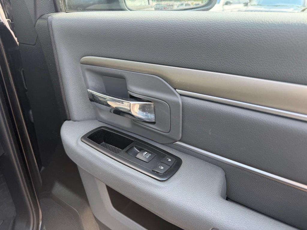 Used 2015 RAM 1500 Big Horn RWD image 30