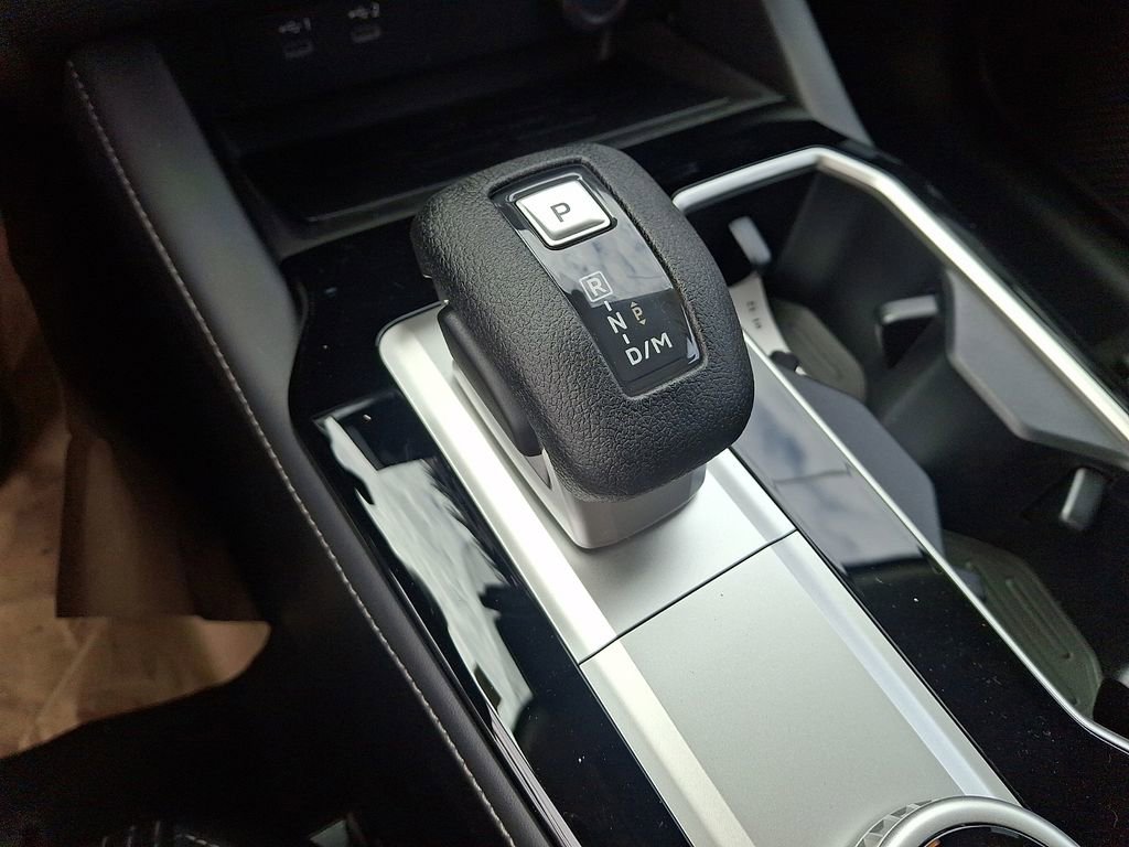 New 2026 Mitsubishi Outlander ES image 9