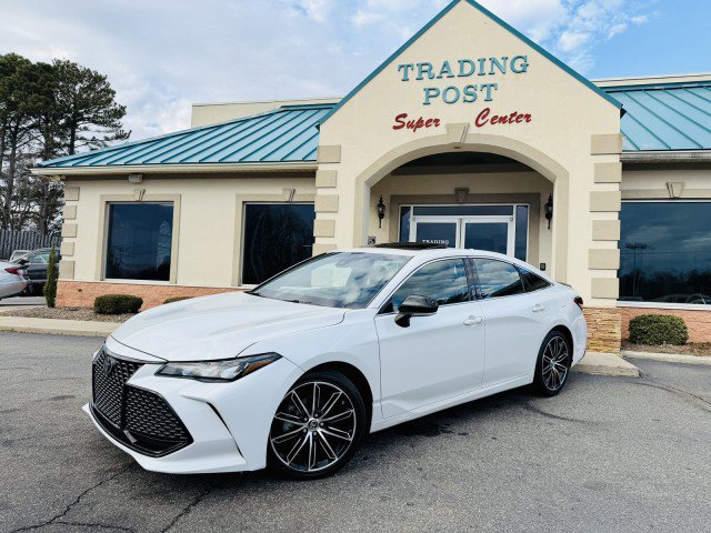 Used 2019 Toyota Avalon XSE w/ All Weather Liner Package image 3