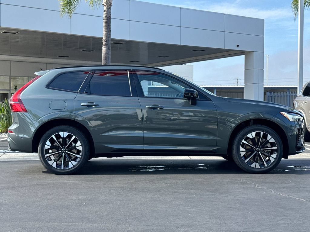 New 2026 Volvo XC60 T8 Plus w/ Climate Package PRO AWD/4WD image 6
